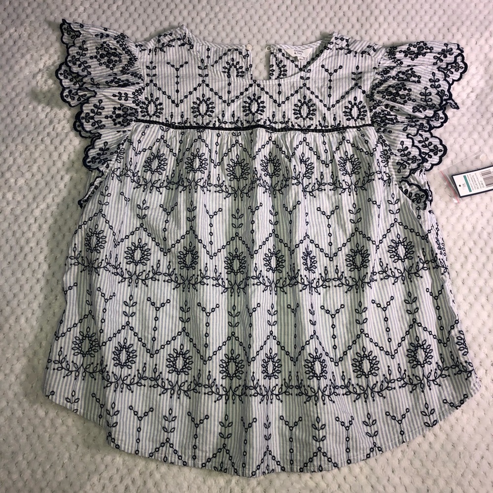 crown & ivy blue and white embroidered top. XL cap sleeves. New with tags.